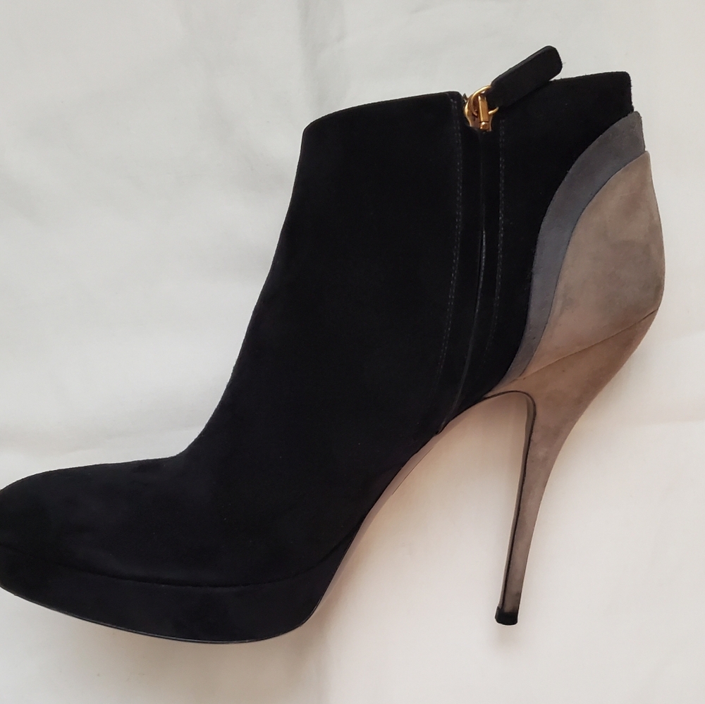 Gucci Suede Ankle Boots Size 9.5